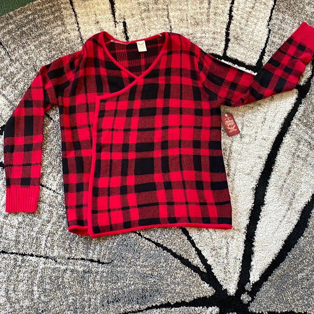 Red/black sweater Faded Glory size large
